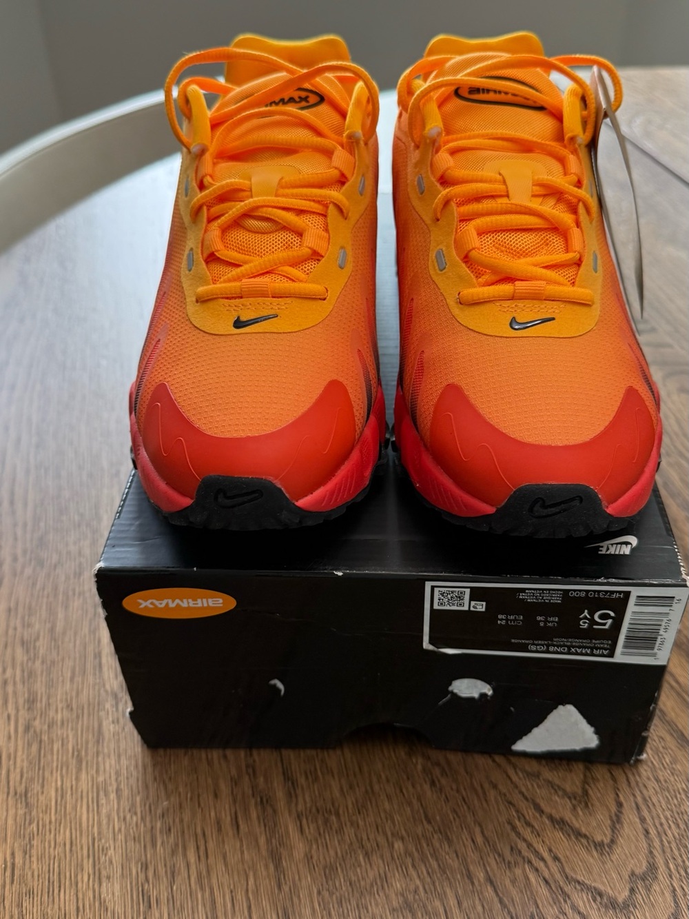 Nike Kids Orange to Red Gradient Air Max Sneakers Y5.5 or Womans 7
